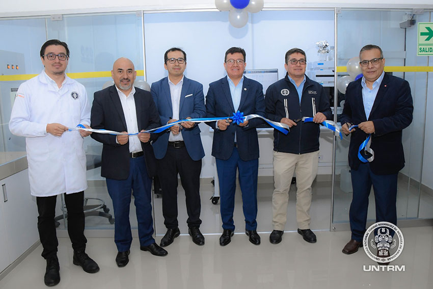 INAUGURACIÓN EQUIPOS IIDAA