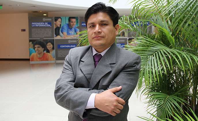 Ing. Manuel Castro, recibió reconocimiento de Universidad del Pacífico