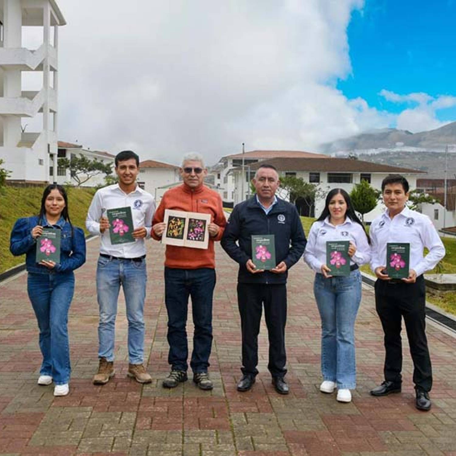 UNTRM publica Guía Ilustrada de Orquídeas del Bosque de Protección Alto Mayo